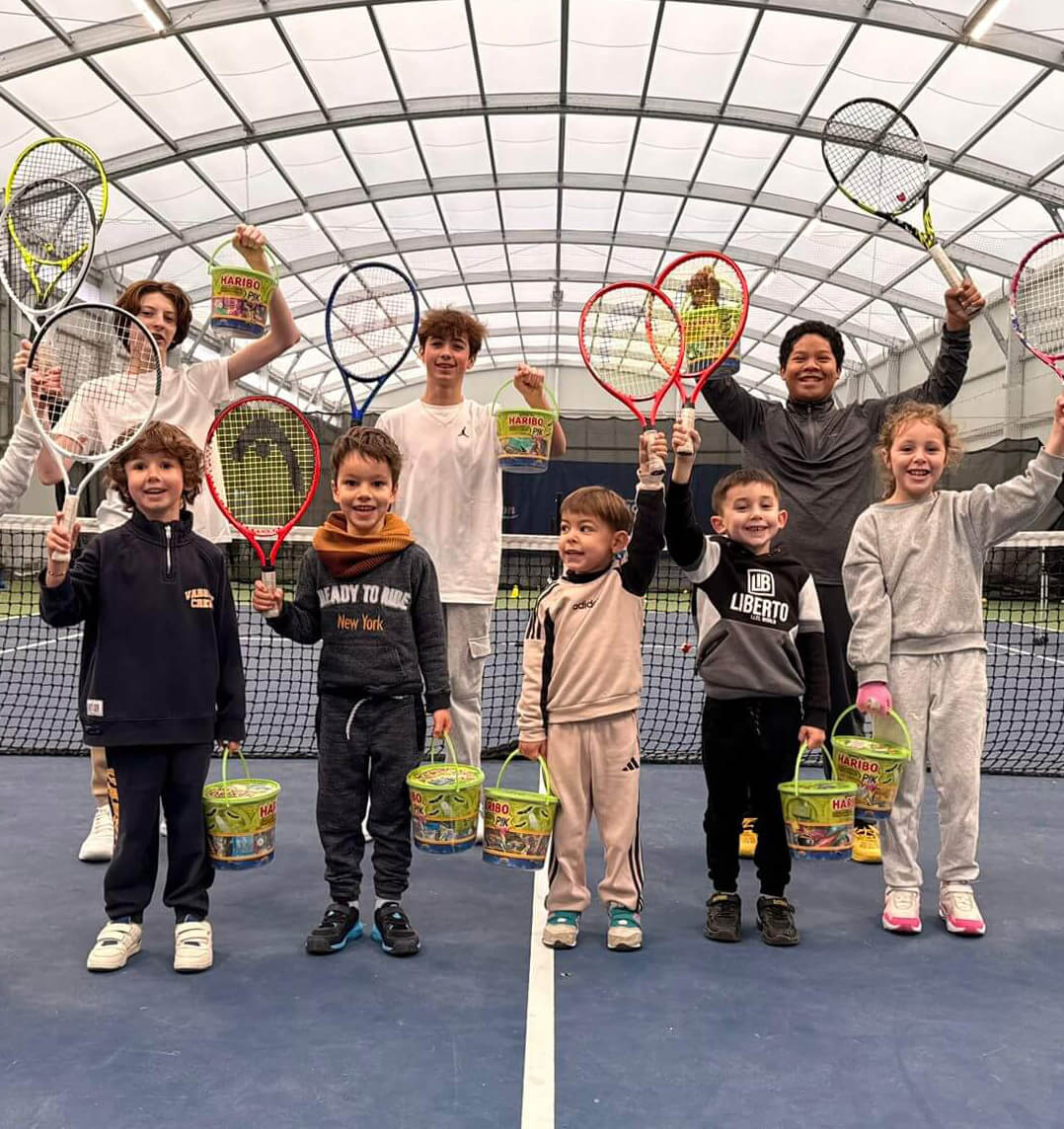 Stage enfants de tennis au TC US Ormesson sur terrain couvert